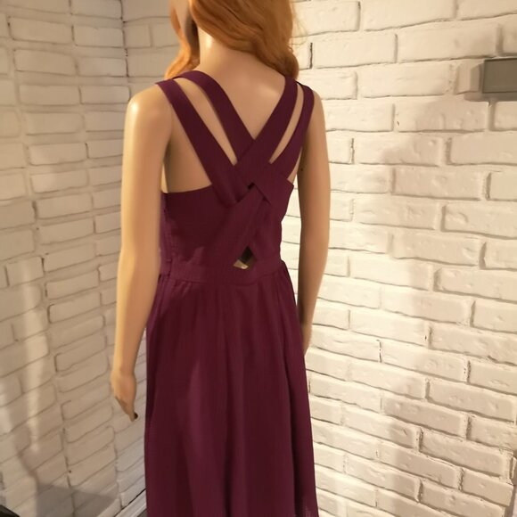 Ricki's Sleeveless V-neck Size 4 Burgundy Ladies Dress - Picture 2 of 6